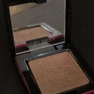 🌿 Victoria Secret Eye Shadow (Between the sheets)